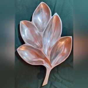 LIVING QUARTERS Aluminum Leaf-Shaped Serving Tray